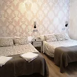 Гостьовий будинок Juan Bravo 3*