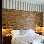 Гостьовий будинок Juan Bravo 3*
